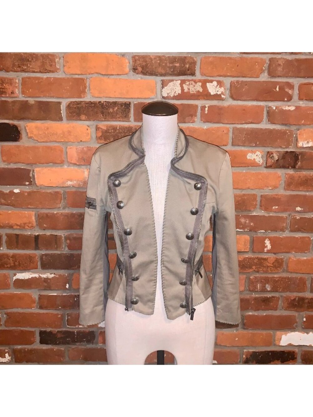 BCBGMAXAZRIA  Military Style Jacket Size Small